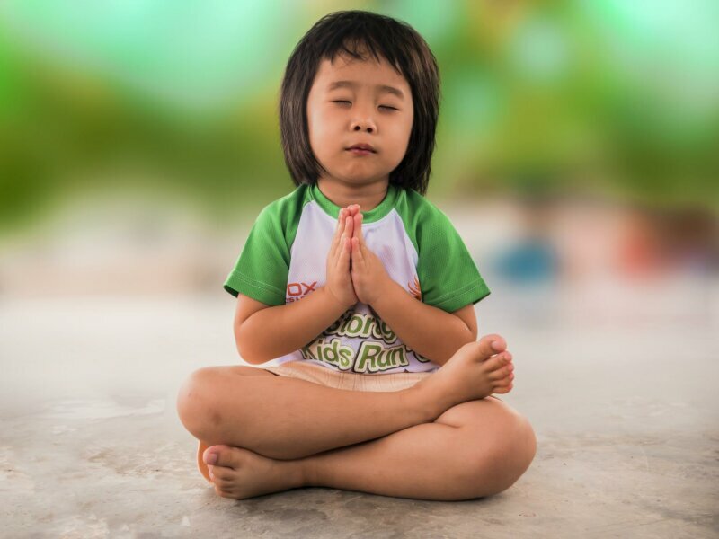 Le massage pour les enfants à besoins particuliers est un protocole de détente adapté à votre enfant atypique.